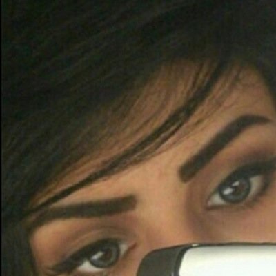 غزليه ب عنف وعنفوانيتي لاتناسب صغار العقول ، تمردي كأنثى لايعني خروجي عن النص.