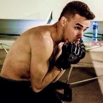 follow @popsicIenarry please