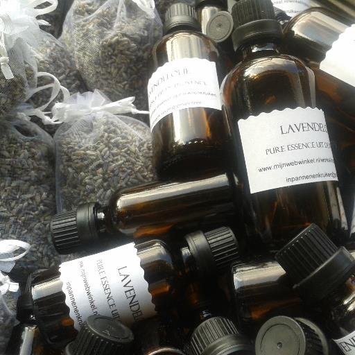 Kruiden, glazen, kopjes, keuken benodigdheden ,Heerlijke Lavendelolie , Savon de Marseille, Gietijzeren pannen en nog veel meer, bezoek de website
