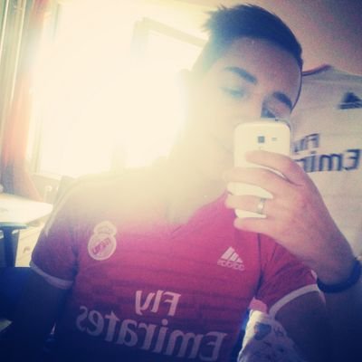 Tu fait des soue , ta pas kavpou c'est que tes comme moi 
Follow Me ; Follow Back ,
#TeamLacrim ,
