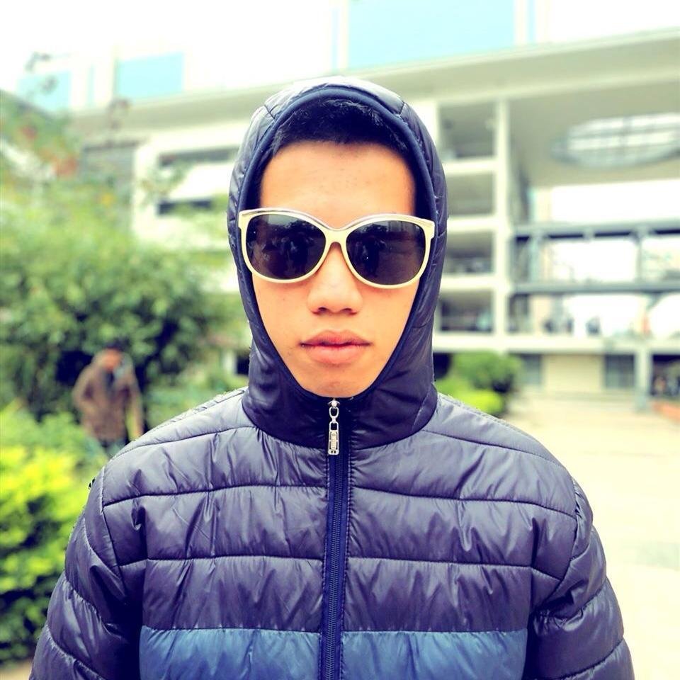 ML practicioner. Footballer. Gamer. Procrastinator.
