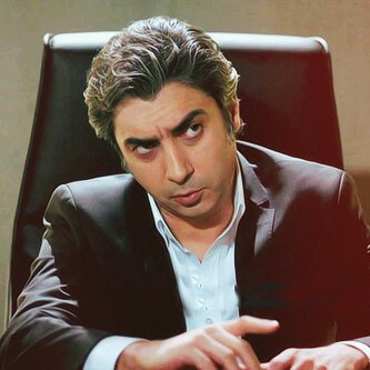 آنا ! ؟ مجرد قلم و عقلي هو حبري ، اكتب ما يحلو لي . لا يهمني رأي الآخرين ! فما ارآه مشرقا هو الأفضـل ... فولو ربي يسعدك ♡ فولو ابؤ دقيقة ؟ خليه لك ~