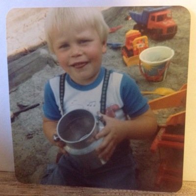 Har alltid noe hemmelig å fortelle, vet bare ikke til hvem. Gi meg en god grunn til å følge akkurat deg!