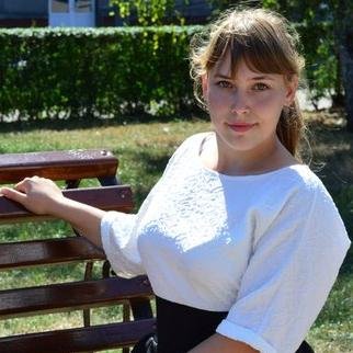 Добрая, отзывчивая, люблю общение)