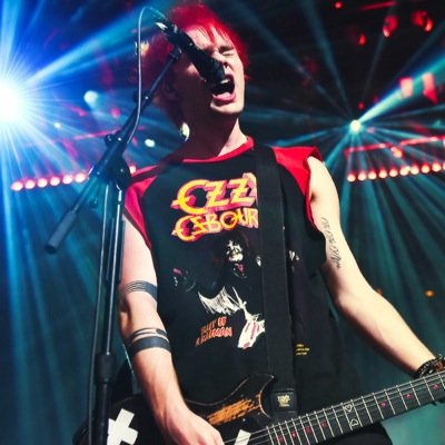 benzosclifford's profile picture. please follow @cliffordvans (i follow back) and rt this link? ily
