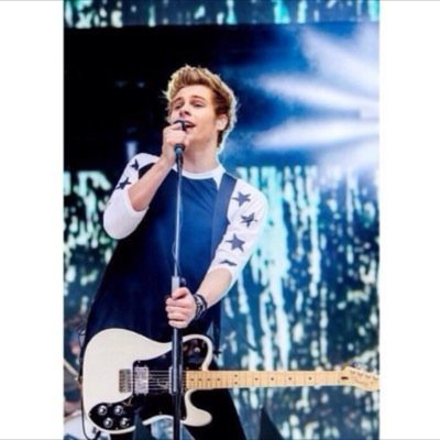 Absolutely adore mr luke hemmings, I own calums arse ok? Good. 0/4 makes me sad. 5sos are life.