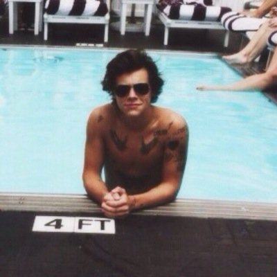 THIS IS A FREE FOLLOW FROM @wxnchestyles , follow her she'll follow back! :)