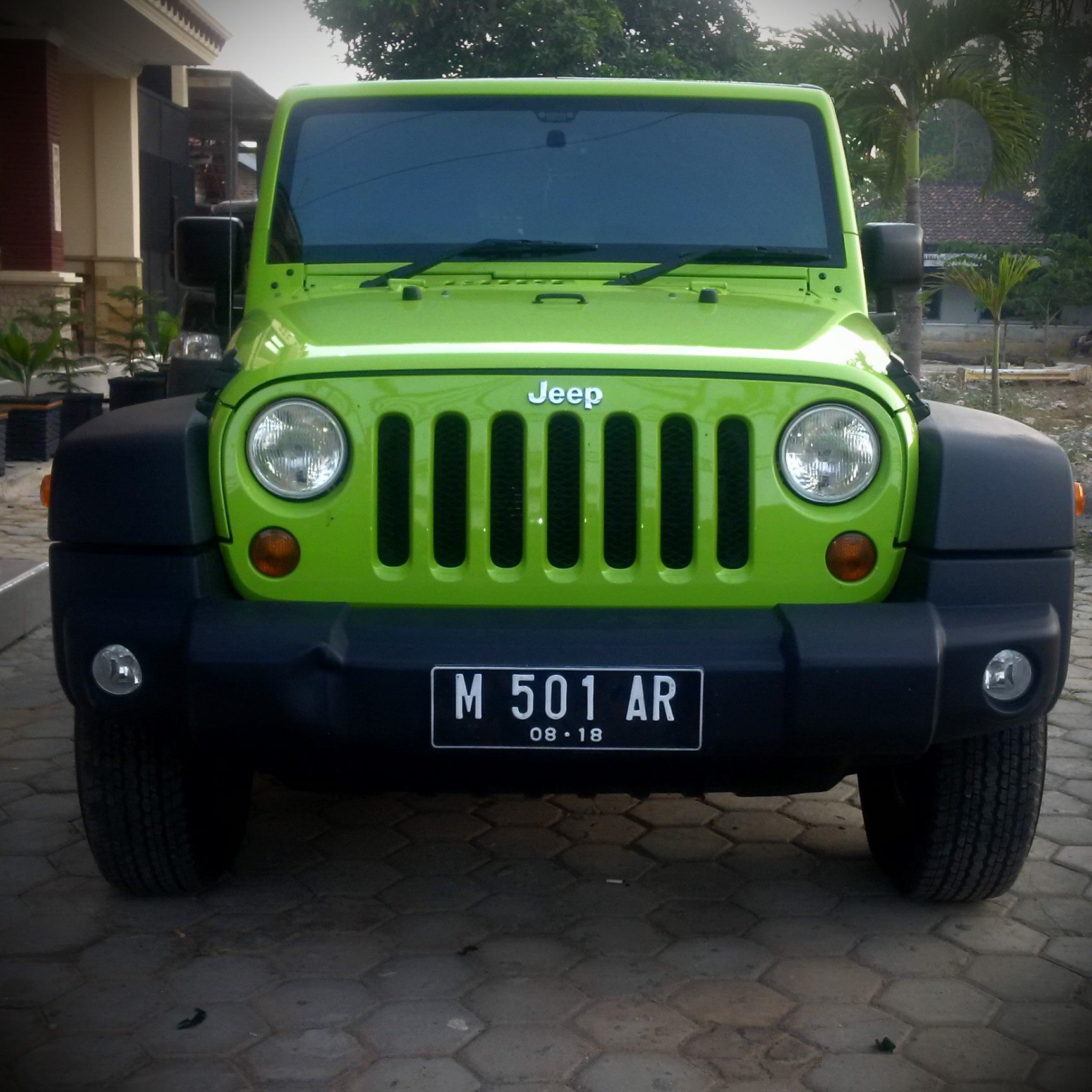 saya adalah laki2 supel,mandiri n pny rsa tnggung jawab yang sgt besar.. saya memiliki semangat hidup yang sangat tinggi. and i love my god..!!!