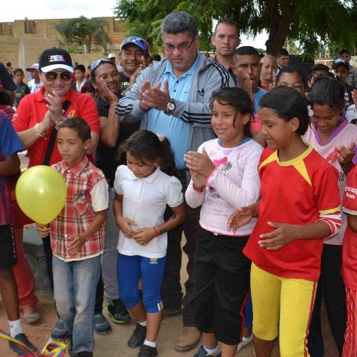 Cuenta oficial de la Alcaldía de San José de Guanipa. Apoyando al alcalde Prof. Pedro Martínez @PedroMPSUV