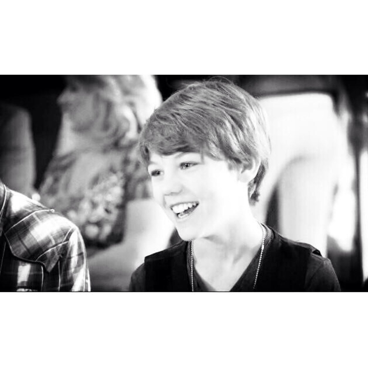 follow @babygirlakridge bc she just gave you a free follow ❤️