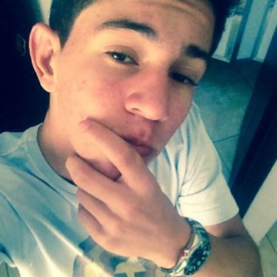 Paz, amor, alegria e pé na estrada