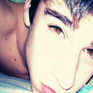 AroNzJhon's profile picture. BELIEBER BOY  FOREVER