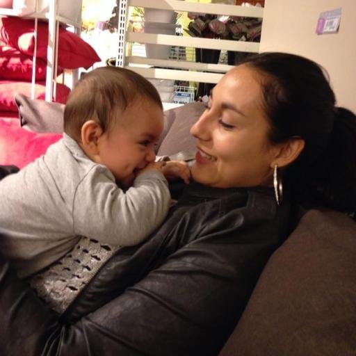 VLamesse's profile picture. Señora que vive en la casa mirando novelas.... MENTIRA!!!! soy una tipa que trabaja y es madre y esta todo el dia fuera de su hogar!