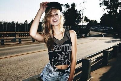 Alexis Ren | 19 | single