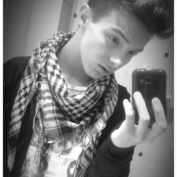 ♔Los mejores momentos se viven, no se publican♔ // Mi novia la más linda me ama y soy de ella♡
