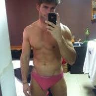 Sexy y Atrevido
(Me Gusta La Poca Ropa)
