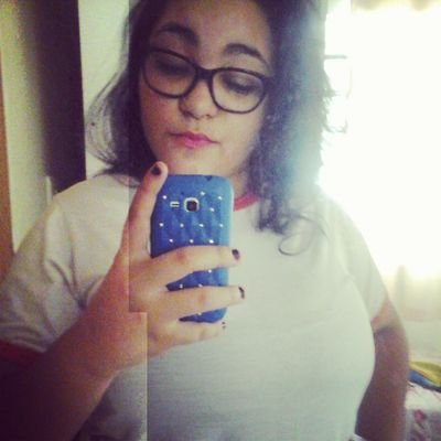 sou uma menina feliz mais não perfeita ♥