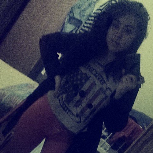 GonzalezzMelii's profile picture. ~A veces quiero escapar y ser feliz~