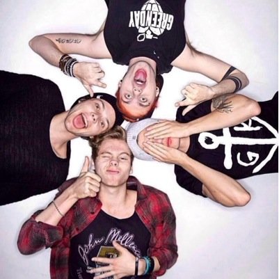 hi! you're so pretty xx dont give up x follow my main @irwinswithme? love ya x