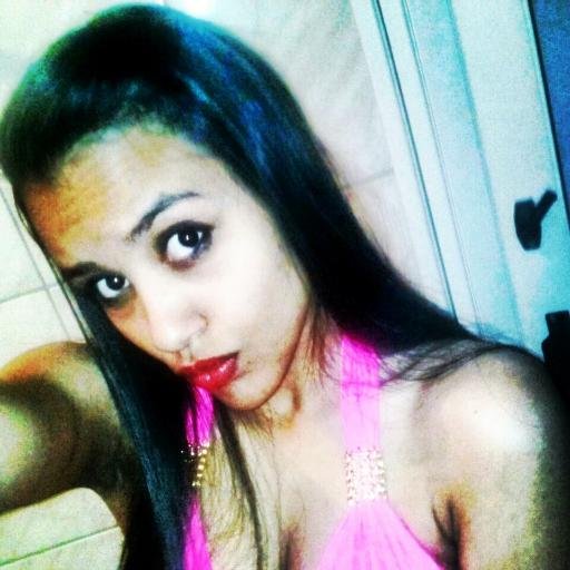 ♔ mamma said you're a pretty girl ♔
