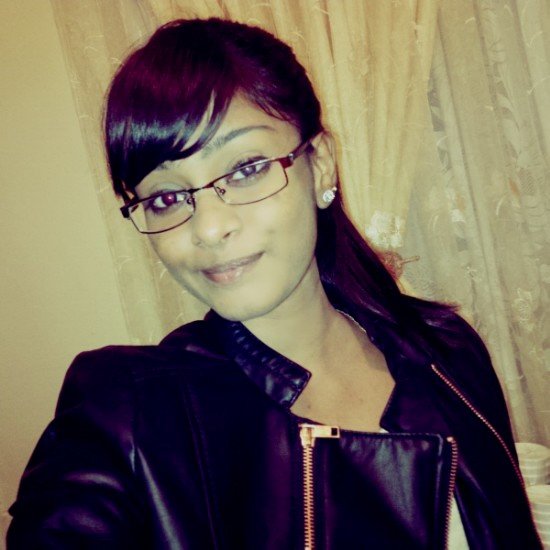 •★•im not waiting for a Prince .. im waiting for the one who thinks I'm a princess •★•