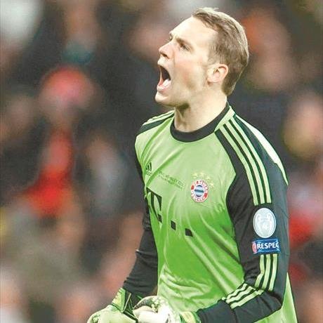 Futbolista alemán. Portero dek Bayern Múnich. 13/07/14 toque la cara de Gonzalo Higuaín.
