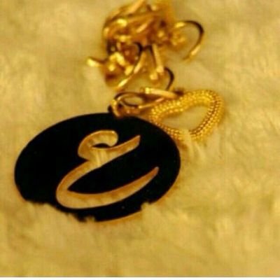 شاعر سعودي وسياسي أحياناً عبيط اذا يتسنى لي ذالك حاصل على شهادة من المدرسه اللي ورا بيتنا ..  :) (تابعني اتابعك)#