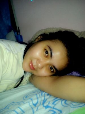 I'm sanguinis, extrovet girl, Chocoholics and family lover :)