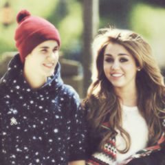 Hepiniz geberin                                                                                 Jiley mi?Destekledigim tek ilişki♥      ♡..Annem...♡