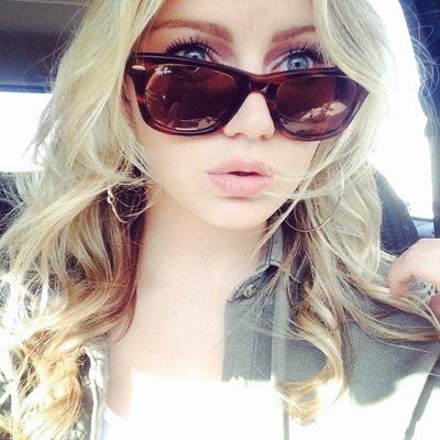 aleeeesass's profile picture. Hips like Cinderella