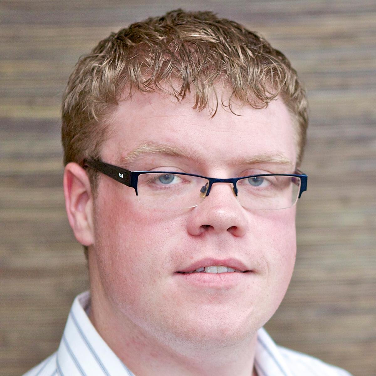 Market Researcher turned software engineer, classical musician, video game developer and enthusiast.