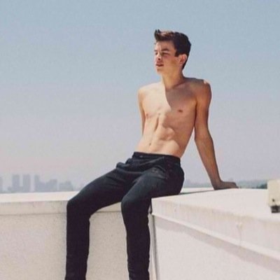 my real personal because i got hacked. snapchat: hayez.grier & hayesprivate2 instagram: hayes_instagram
