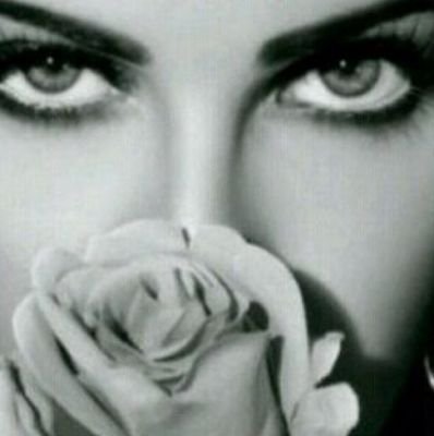‏‏‏‏أثق بأنني فتاه مختلفه احمل في داخلي روح حنونه لكنهاا تتعب عندماا تضيق بها الحياه لست مثاليه ولكن أقسم بأن نيتي طاهره للجميع »Haill