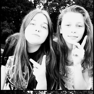 youtubers, singers and cousins! follow and we will follow back♥