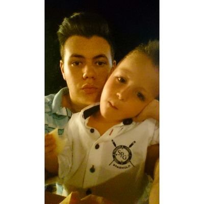 15.Divertido, risueño, gracioso y sobre todo amigo de mis amigos, por ellos daria lo que fuera.Instagram:miiguelhernandez13