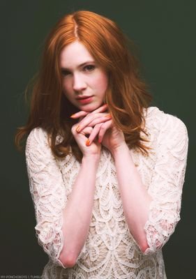 @KarenGillan2 has changed my life. I love her so much, shes perfect. Shes an amazing actress, she is the nicest&funniest person & shes beautiful ♡