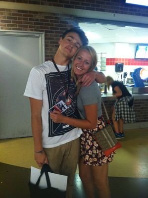 Ally4UGurl's profile picture. Ally gets the last question of the night everbody - Robert Villanueva