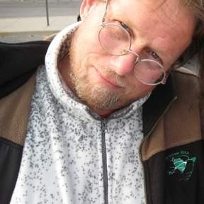 A long-time print reporter and editor in the daily newspaper and community press franchises, John Barker was among the pioneers in Canadian online journalism.
