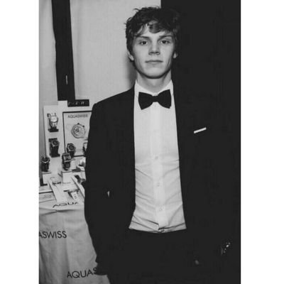 {RP/FL} ''Hey, I'm Tate. I'm dead, wanna hook up?''