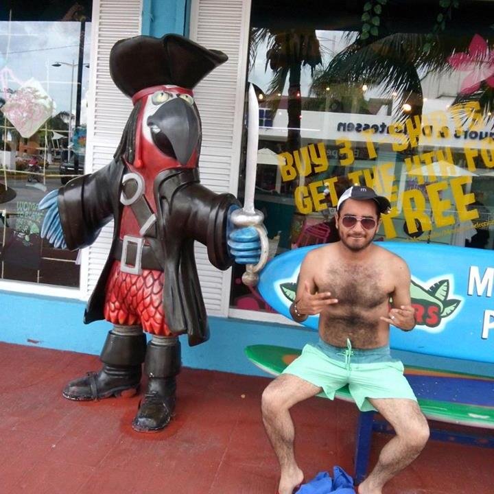 manipulador irrefutable,soñador eterno,malacopa incontrolable,actor frustrado, sufrible hipocondríaco, sarcástico hiriente, detestable  y honesto sin tacto