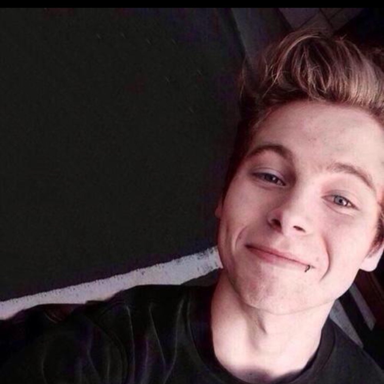 Free follow from @lukezxhemmingz! Go follow her cause she gave u this free follow