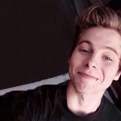 follow @monocxke bc she gave you a follow :)