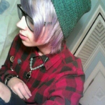 Bisexual. Human. 17. Single.