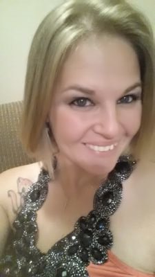 I am an Army Recruiter stationed in Effingham Illinois.  I've been  in the army for 7.5 years and counting.