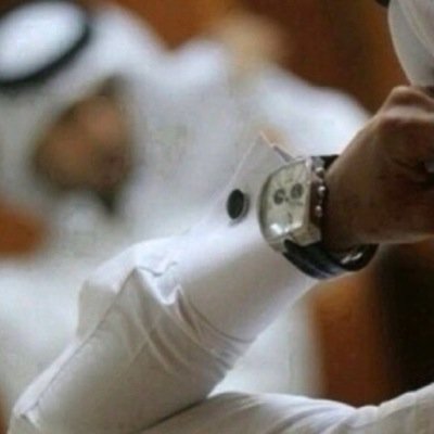 أبدا لا تتعامل معي وفقا للصورة التي نقلت لك عن طريق أحاديث الناس عني. الناس غالبا إما محب ملمع أو كاره مشوه.. عاملني بما ستراه مني فقط