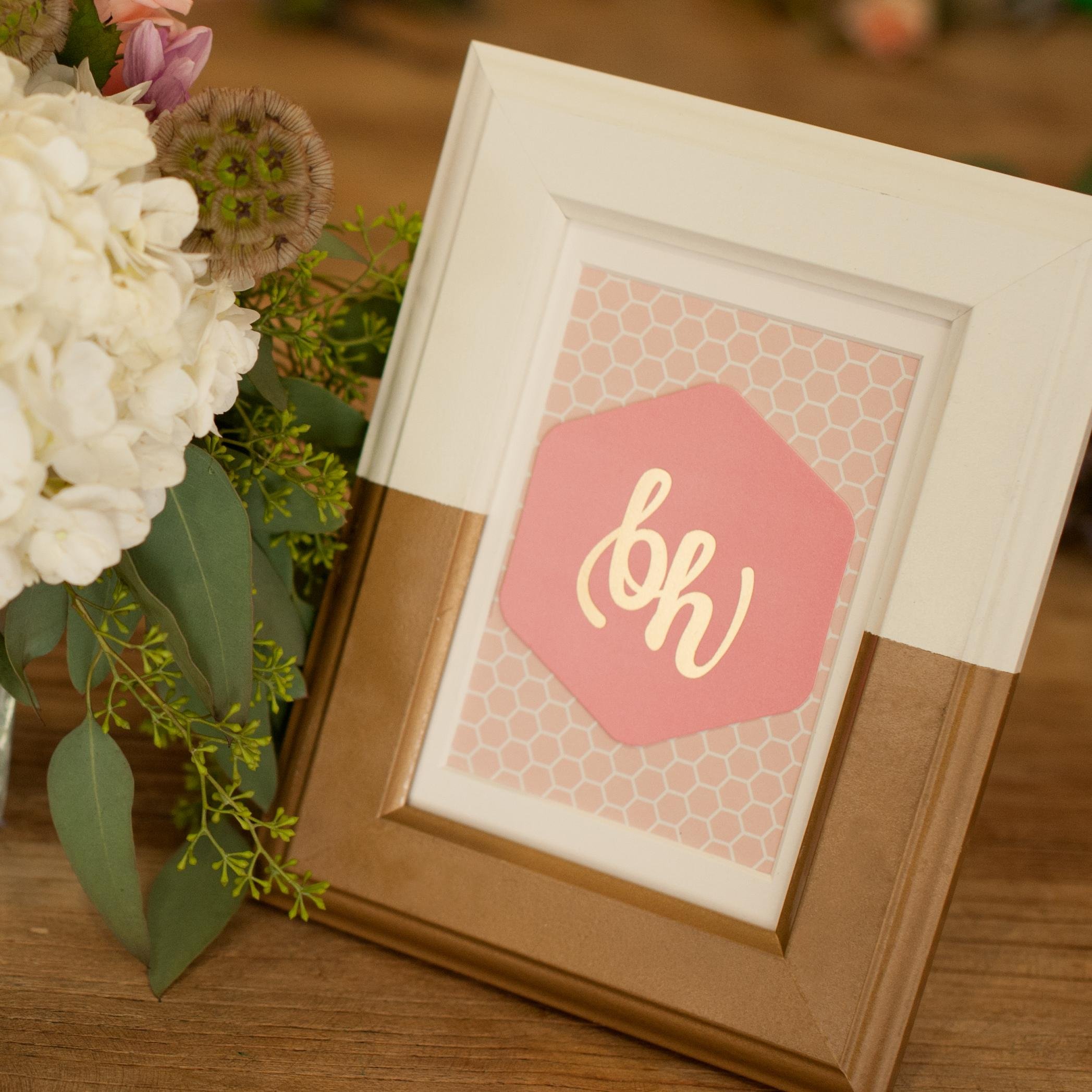 Simple. Personal. Fun.
We are a DIY Floral boutique that helps you arrange beautiful fresh flowers for your special day.