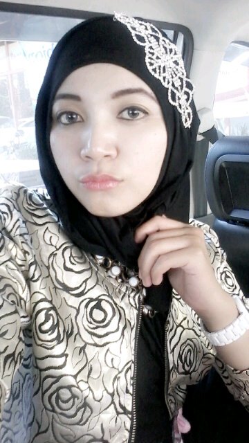 Smile,, leave your sad.. Happy,, forget your fear..Ill do you think isn't comparable with the unhappy would you be..:)
