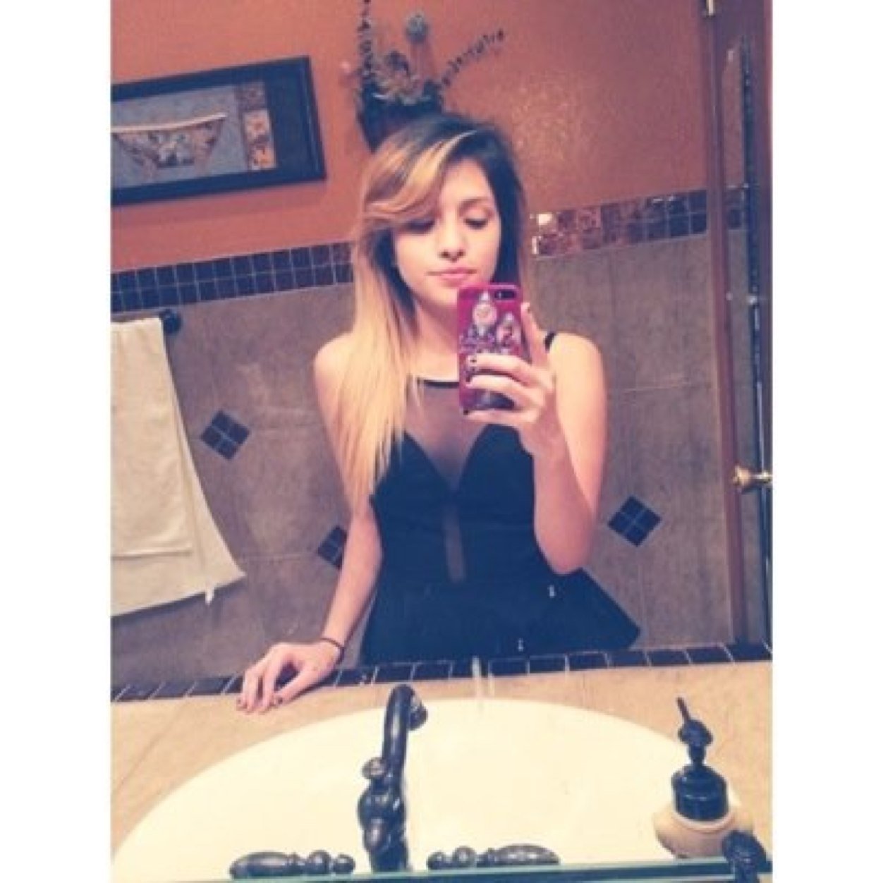 AllyRiv420's profile picture. Tupac is not dead.