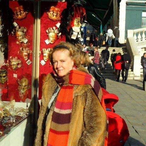 cantante del Coro estable del Teatro Colón, durante 54 años-Maestra repertorista y acompañante de Ópera, Zarzuela, y Música de cámara-