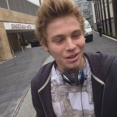 i followed you bc youre either one of my faves or through indirects - @lachianyt